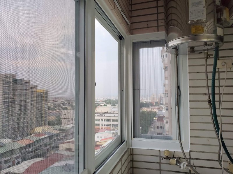 台南 陽台 摺疊紗窗 推射窗 專業 規劃 安裝